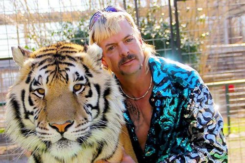 Πληρωμένοι δολοφόνοι, άγρια ζώα, αιρέσεις, βαρόνοι ναρκωτικών: Το πιο τρελό ντοκιμαντέρ του Netflix