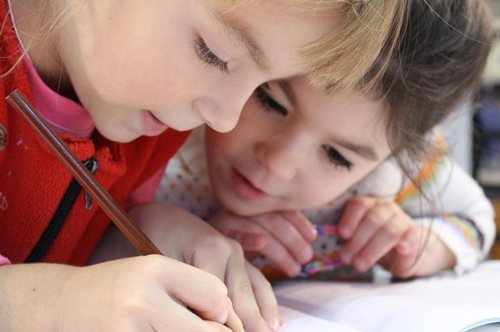 Ζωγραφίζουμε τη δική μας ιστορία για την πανδημία: Μια δράση για τα παιδιά