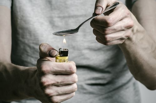 Tι προκαλεί τελικά εθισμό σε μια ουσία; Ένα κατατοπιστικό βίντεο θα σας ξαφνιάσει