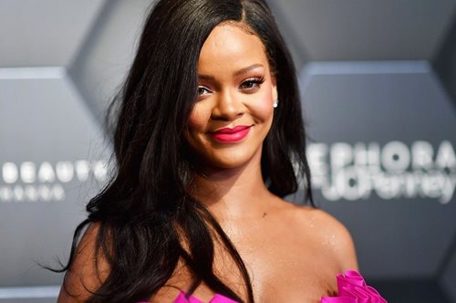 Η Ριάνα κάνει δωρεά αστρονομικό ποσό για τη μάχη κατά του κορονοϊού