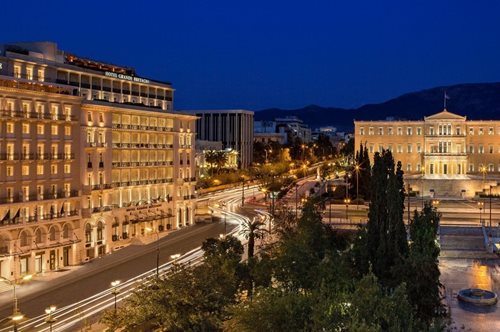 Μετά από 150 χρόνια συνεχούς λειτουργίας: Κλείνει προσωρινά το ξενοδοχείο Μεγάλη Βρεταννία 