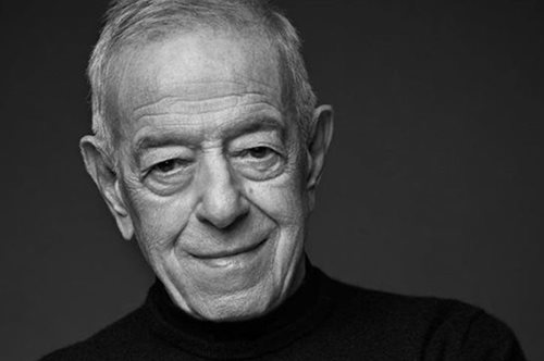 Πέθανε ο Minas ο Έλληνας σχεδιαστής που ταυτίστηκε με το ελληνικό καλοκαίρι και τη Μύκονο 