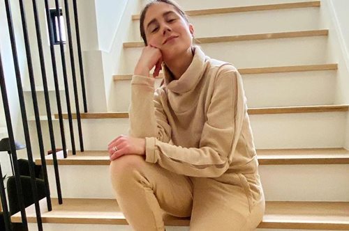 Μένουμε σπίτι: Μόλις βρήκα το πιο άνετο ρούχο για να ξεφορτωθώ τη φόρμα από πάνω μου 