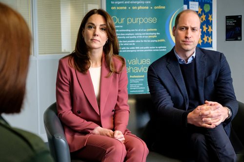 «Κλείνει τα αυτιά της με τα χέρια όποτε ο πρίγκιπας Τζορτζ κάνει φασαρία»