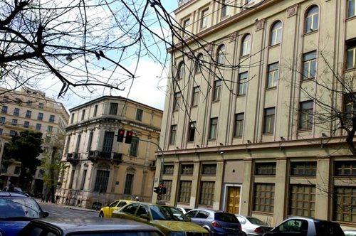 Τι αλλάζει στην πλατεία Βάθης: Μετατρέπεται σε κοινωνική κατοικία μπλοκ 3 επταόροφων πολυκατοικιών