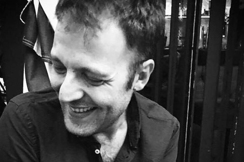 «Θα έρχεται φίλος στο σπίτι, και θα τον αγκαλιάζουμε μέχρι να τρίξουν τα πλευρά του»