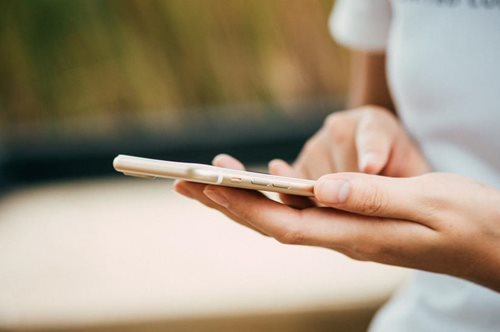 Τέλος τα λάθος μηνύματα στο 13033: Λαρισαίος φοιτητής έφτιαξε μία έξυπνη εφαρμογή