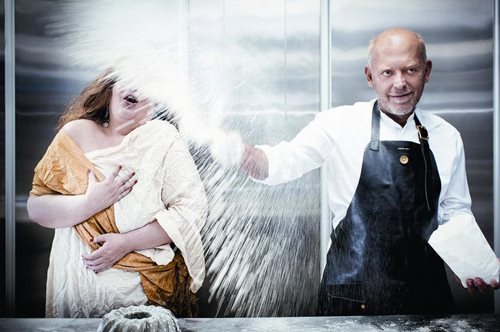 Mια «πεντανόστιμη» παράσταση όπερας στο Μέγαρο Μουσικής με τον... Στέλιο Παρλιάρο!