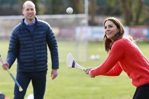 H Kέιτ Μίντλετον βρήκε έναν ιδιαίτερο τρόπο να κρατήσει τον Τζορτζ και την Σάρλοτ απασχολημένους