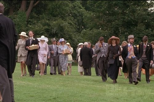 Μια κηδεία, ένα γεύμα και ένα πάρτι γενεθλίων: Μια αληθινή ιστορία μετάδοσης του ιού 