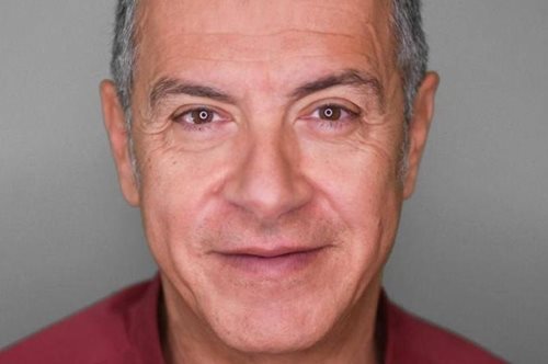 «Αχ βρε Τσιόδρα», μονολογούσε: Η κόρη του Σταύρου Θεοδωράκη, Αργυρώ, του ξύρισε το κεφάλι