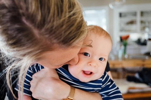 Πείθοντας καθημερινά ένα 2χρονο παιδί ότι ούτε σήμερα μπορούμε να πάμε στην παιδική χαρά