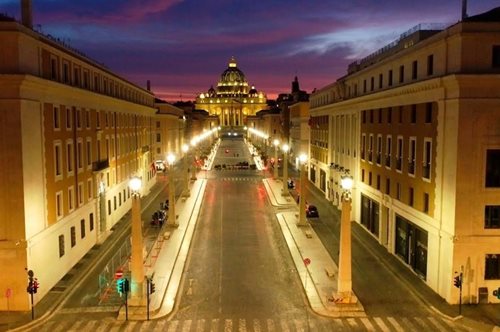 Η ανατριχιαστική σιωπή της Ρώμης: Μια πόλη στο mute, ένα συγκλονιστικό βίντεο από drone 