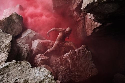 Δείτε το XENOS του Akram Khan, το τελευταίο σόλο στην καριέρα του σπουδαίου χορογράφου