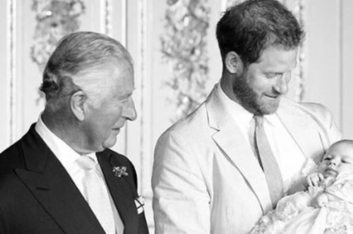 «Το παιδί δεν θα μεγαλώσει έτσι»: O Xάρι επιμένει στην απόφαση του αν και δυσκολεύεται στην Αμερική