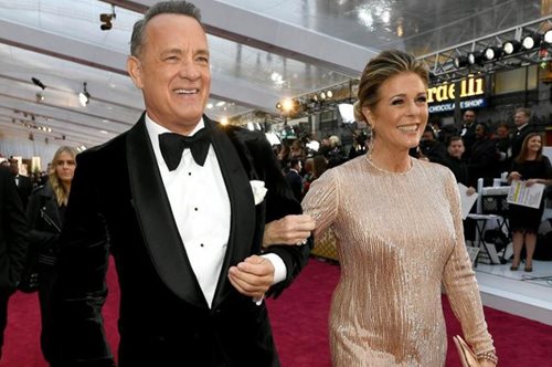 Ο Τομ Χανκς και η Ρίτα Γουίλσον προσφέρουν το αίμα τους για να φτιαχτεί εμβόλιο για τον κορονοϊό