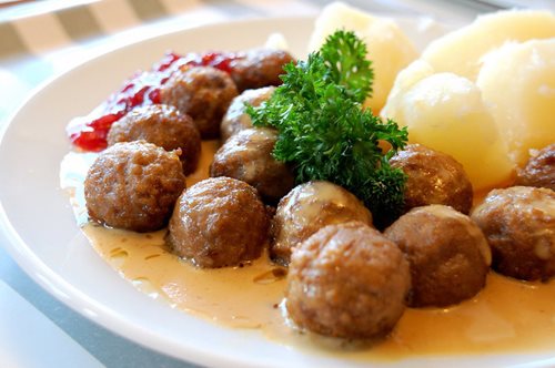 Τα ΙΚΕΑ αποκάλυψαν τη μυστική συνταγή για τα διάσημα κεφτεδάκια τους