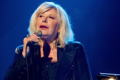 Eξιτήριο από το νοσοκομείο πήρε η Μαριάν Φέιφθουλ μετα από 22 μέρες μάχης με τον κορονοϊό