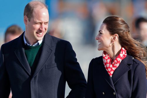Ο Τύπος αναρωτιέται αν τρέχει κάτι μεταξύ τους. Γιατί οι Κέιτ και Ουίλιαμ δεν αγγίζονται ποτέ;