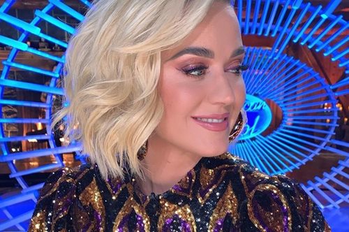 Η απίστευτη Κέιτι Πέρι ντύνεται αντισηπτικό για το promo της εκπομπής της