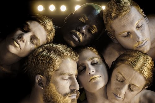 Μεσαίες προσδοκίες: Το δεύτερο θεατρικό έργο του γιου του Μίμη Ανδρουλάκη, Νικόλα 