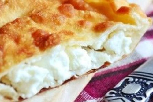 Τυρόπιτα περέκ στο τηγάνι: Μοιάζει με τη σκοπελίτικη αλλά είναι ποντιακή και κάπως διαφορετική 