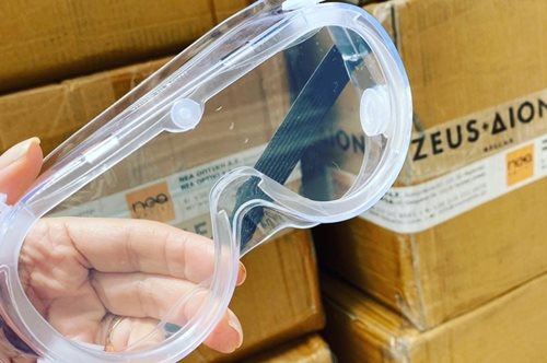 Η Zeus+Δione δωρίζει 2000 πιστοποιημένες μάσκες προστασίας των ματιών στα νοσοκομεία