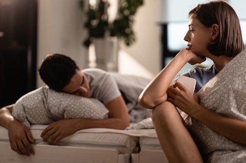 Τα ζευγάρια δεν κάνουν πια σεξ στην καραντίνα, κι αυτό είναι νορμάλ