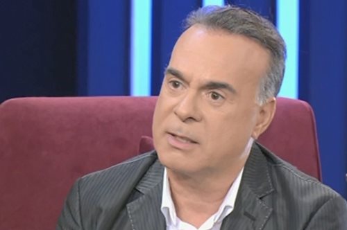 «Είναι παράλογο το ότι απαγορεύουν στον σύντροφο μου να γίνει ο δεύτερος γονιός»