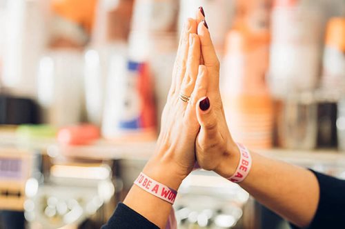 Η Coffee Island στηρίζει τους ανθρώπους που βρίσκονται στην πρώτη γραμμή της μάχης