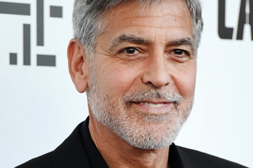 Την ημέρα που ο Τζόρτζ Κλούνεϊ έκανε πεντικιούρ στην Κάθριν Ζέτα Τζόουνς