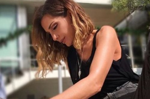 Η Δέσποινα Βανδή απαρνείται το κοντό καρέ και αλλάζει στυλ μαλλιών 