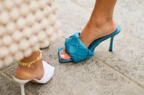 Η φράση-κλειδί για την απόλυτη τάση της σεζόν στα παπούτσια -Πες την πολλές φορές 