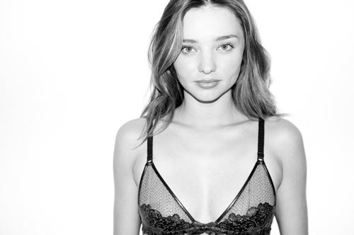 Λογόκριναν το γυμνό εξώφυλλο της Μιράντα Κερ στην Αυστραλία