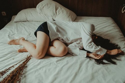 Η τηλεφωνική γραμμή SOS 15900 έλαβε συνολικά 1.769 κλήσεις τον τελευταίο μήνα στη χώρα μας  