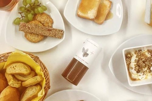 Foodscross: «Αν σου τελειώσει το μέλι απ’το βάζο, φρόντισε να σου ‘χει μείνει στο στόμα»