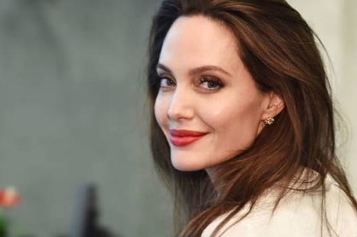 «Για τις μητέρες που μάχονται για τις ζωές των παιδιών τους»: Άρθρο της Τζολί στους ΝΥ Times 