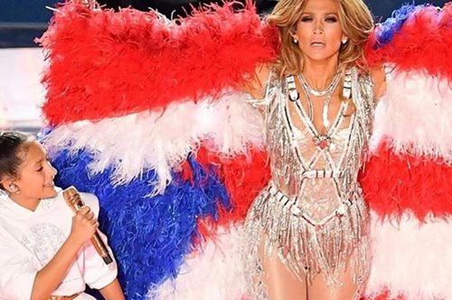 Η ταλαντούχα μόλις 12 χρονών κόρη της Τζένιφερ Λόπεζ γράφει βιβλίο με προσευχές