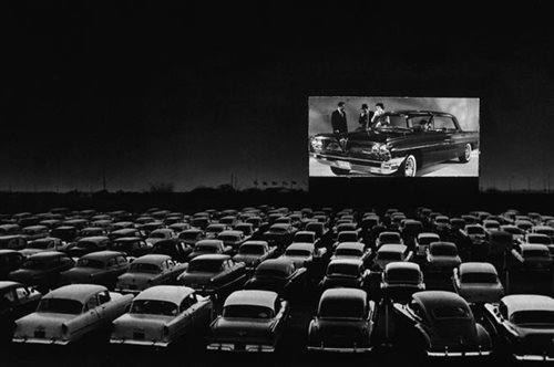 Το πρώτο drive-in cinema της Αθήνας ετοιμάζεται αλλά μέχρι να ξεκινήσει επικρατεί μυστήριο 