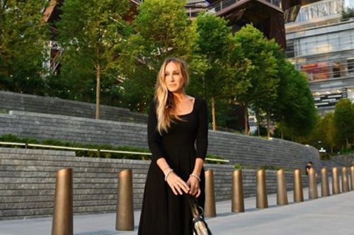 Ασπρόμαυροι και ευτυχισμένοι.Πριν 23 χρόνια η Σάρα Τζέσικα Πάρκερ παντρεύτηκε τον άντρα της ζωής της