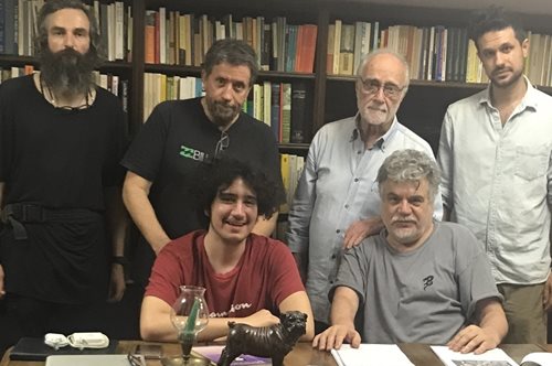 «Περιμένοντας τον Γκοντό» σε σκηνοθεσία Γιάννη Κακλέα: Μια παράσταση που θέλουμε να δούμε