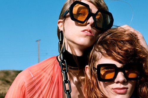 Εκκεντρικά και στιλάτα, φέτος ο οίκος Gucci «βλέπει» τα γυαλιά ηλίου αλλιώς