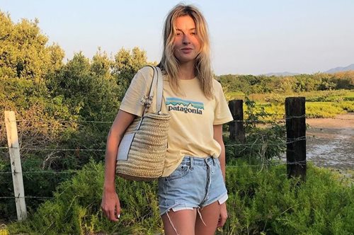 4 σωστοί τρόποι να φορέσεις το τζιν σορτσάκι και να μη μοιάζεις με άχαρη έφηβη 