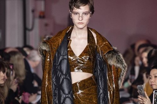 Η μόδα δεν θα είναι ποτέ ξανά ίδια: Οι πρώτες, μεγάλες αλλαγές που προέκυψαν εξαιτίας της πανδημίας