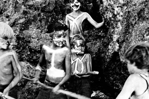 H άγνωστη, αληθινή ιστορία 6 μικρών αγοριών που ναυάγησαν ολομόναχα σε ένα νησί στη μέση του πουθενά