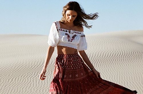 Το bohemian look επιστρέφει- Τέσσερις ολόφρεσκοι τρόποι για να φορέσεις την τάση των ‘70s