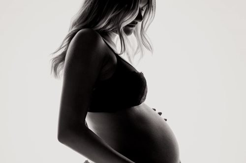 Οι άγαμες ή μόνες γυναίκες στη Νορβηγία έχουν πλέον δικαίωμα στην τεχνητή γονιμοποίηση 