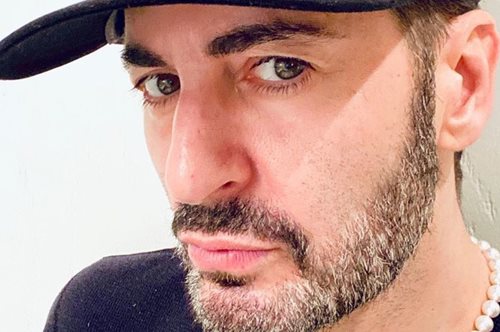 «Μην τους αφήσετε ποτέ να σας πείσουν ότι ένα σπασμένο μαγαζί είναι βία. Η πείνα είναι βία»