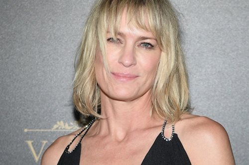 Τα μαλλιά που αγαπάνε οι γυναίκες άνω των 40 και οι τάσεις που ξεπερνιούνται σε μια σεζόν 