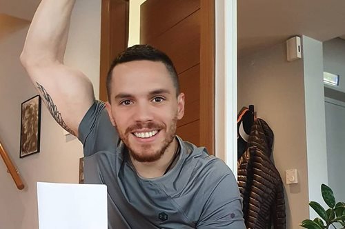 Λευτέρης Πετρούνιας: «Πλημμυρίσαμε, η στέγη καταρρέει. Αναγκαζόμαστε να σταματήσουμε την προπόνηση»